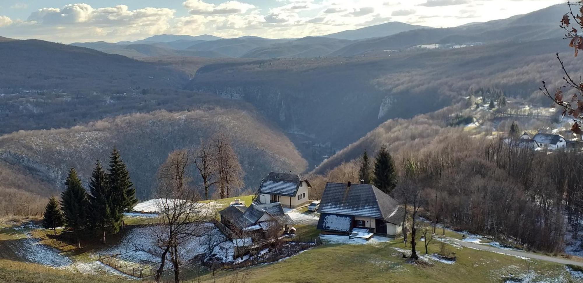 Guesthouse Loncar Plitvicka Jezera Bagian luar foto