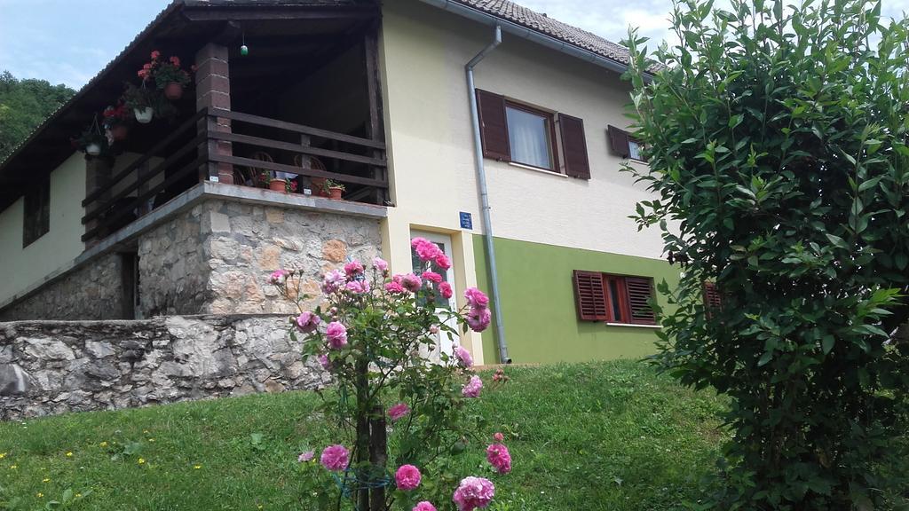 Guesthouse Loncar Plitvicka Jezera Bagian luar foto